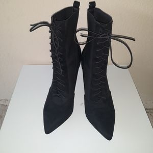 Sexy black point toe heels 🤤